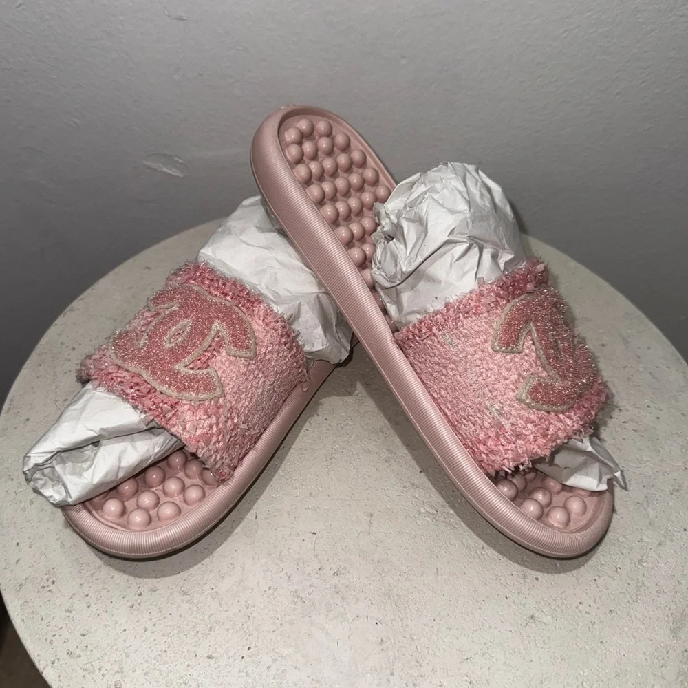 Chanel Pink Tweed CC Pool Beach Slides Sandals - Picture 1 of 11